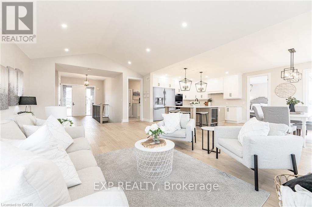 1050 Walton Avenue, North Perth, Ontario  N4W 3S2 - Photo 9 - X12631946