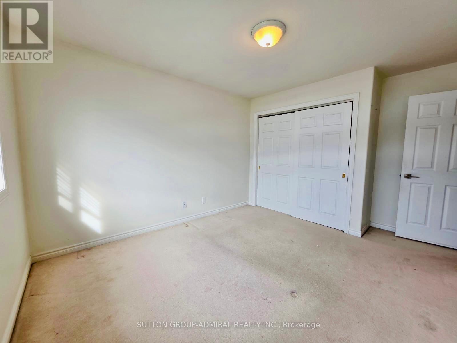 Upper - 12 Revelstoke Court, Barrie, Ontario  L4N 8X7 - Photo 13 - S12467356