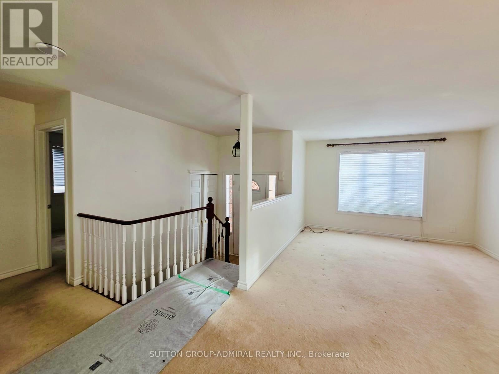 Upper - 12 Revelstoke Court, Barrie, Ontario  L4N 8X7 - Photo 4 - S12467356