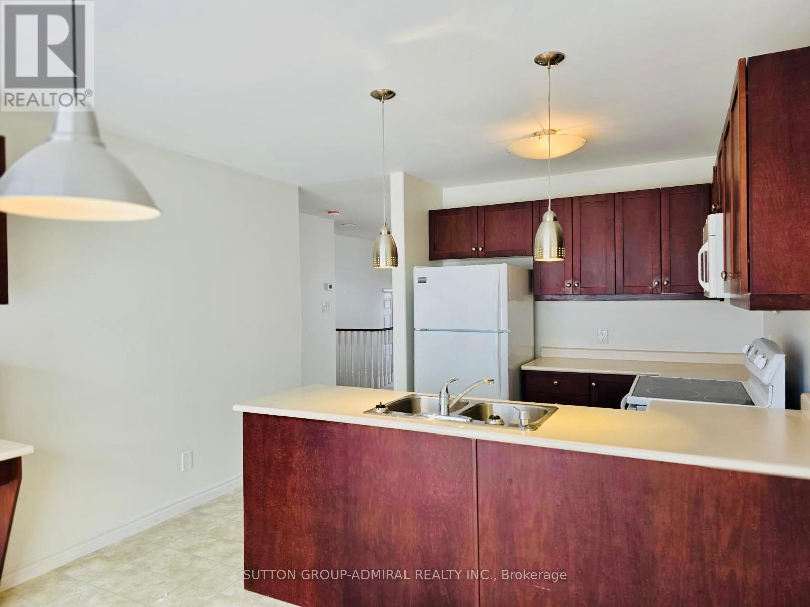 Upper - 12 Revelstoke Court, Barrie, Ontario  L4N 8X7 - Photo 8 - S12467356