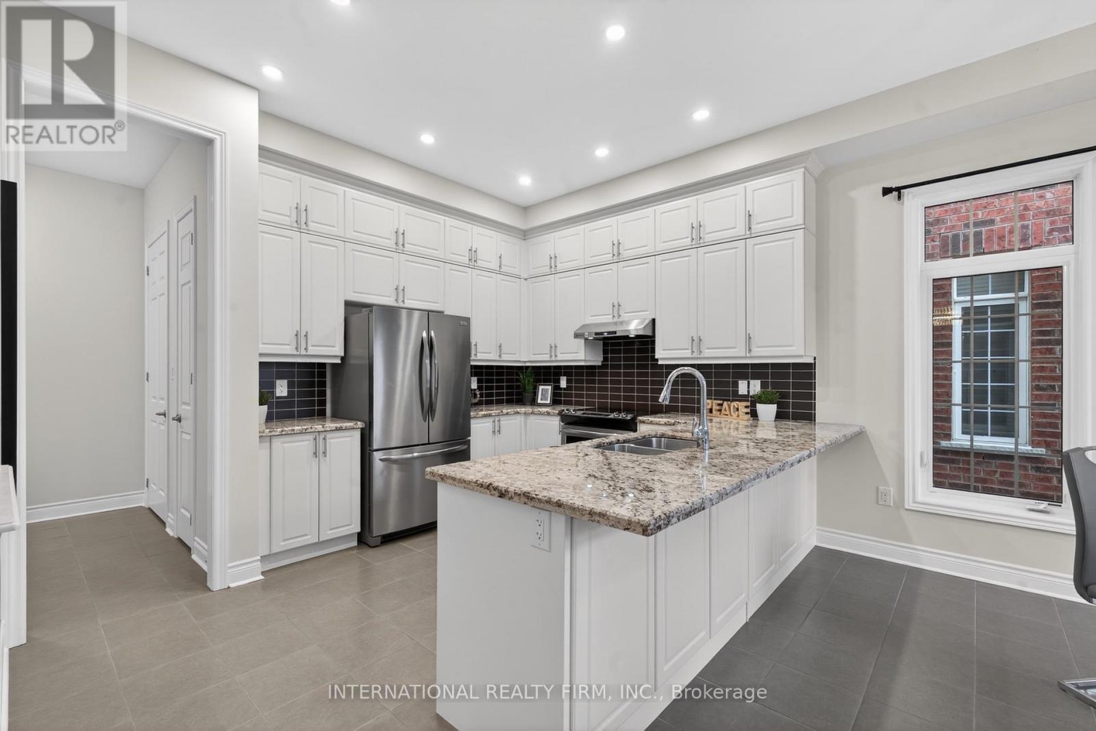 254 Niagara Trail, Halton Hills, Ontario  L7G 0M4 - Photo 13 - W12613838