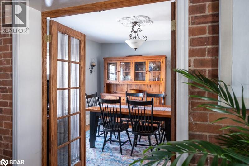 17 Frances Street N, Barrie, Ontario L4N 1Z3 - Photo 2 - 40779802