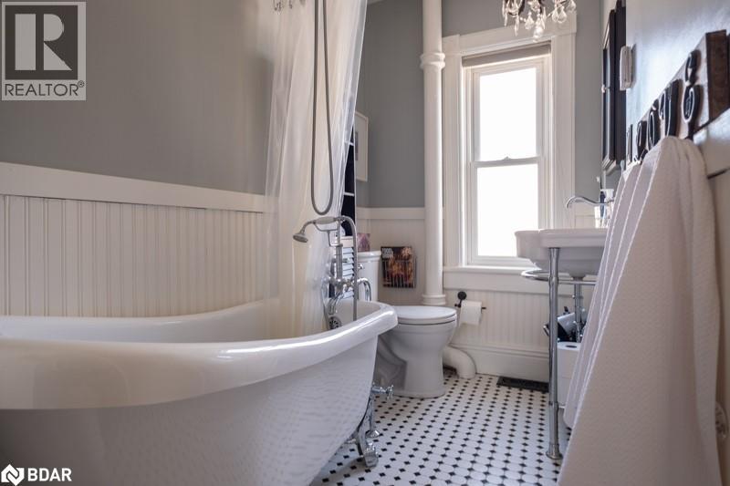 17 Frances Street N, Barrie, Ontario L4N 1Z3 - Photo 13 - 40779802