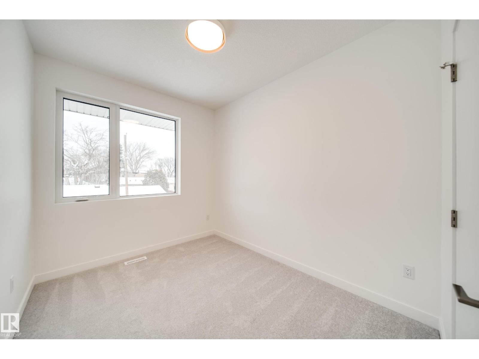 8522 80 Av Nw, Edmonton, Alberta  T6C 0W3 - Photo 24 - E4468104