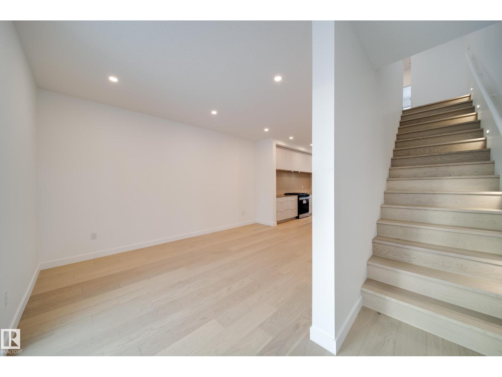 8522 80 Av Nw, Edmonton, Alberta  T6C 0W3 - Photo 6 - E4468104