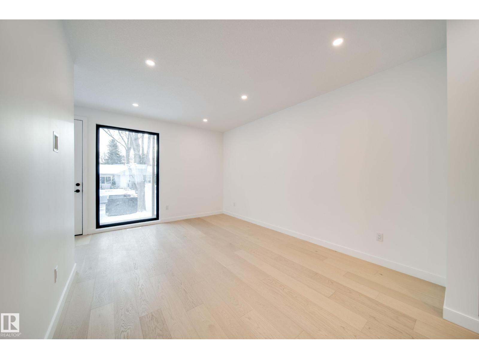 8522 80 Av Nw, Edmonton, Alberta  T6C 0W3 - Photo 7 - E4468104