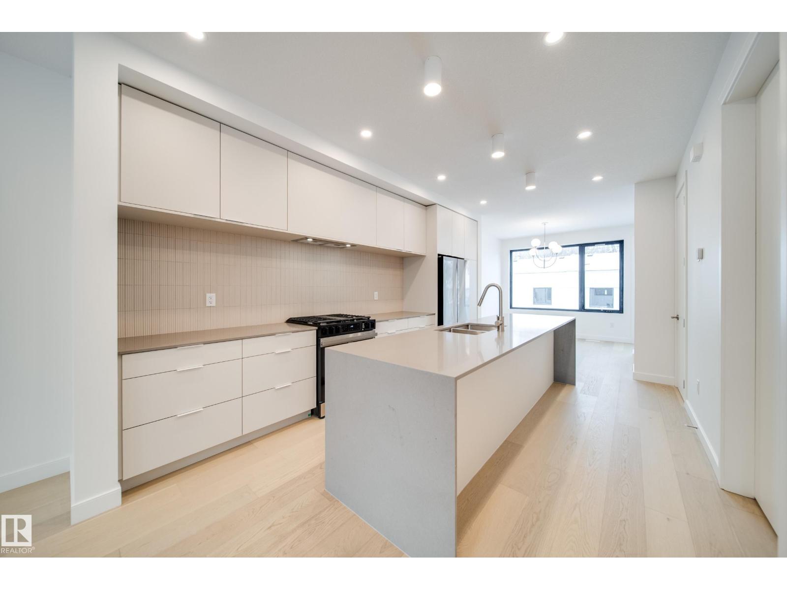 8522 80 Av Nw, Edmonton, Alberta  T6C 0W3 - Photo 9 - E4468104