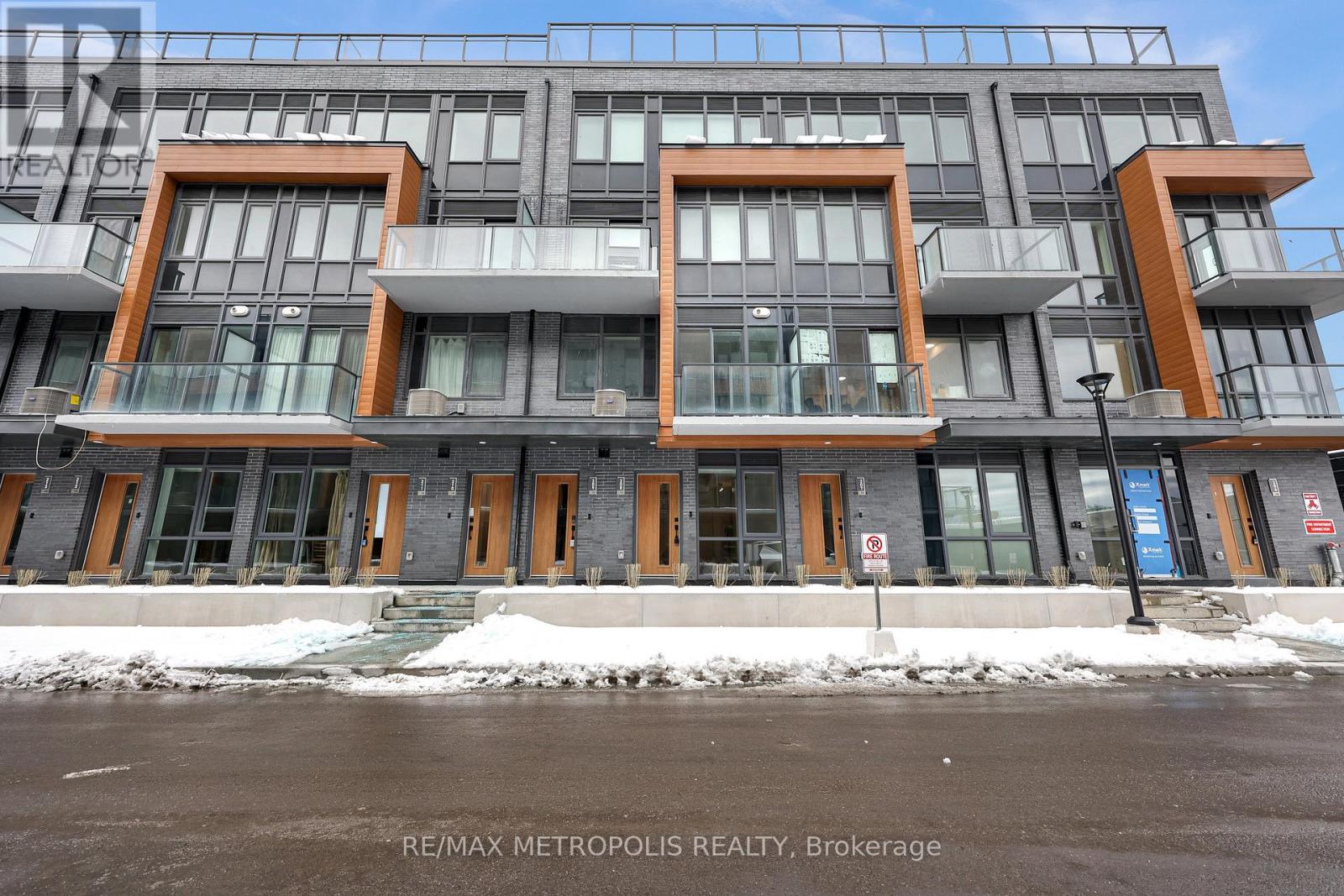 208 - 65 Curlew Drive, Toronto, Ontario  M3A 2P8 - Photo 3 - C12631980