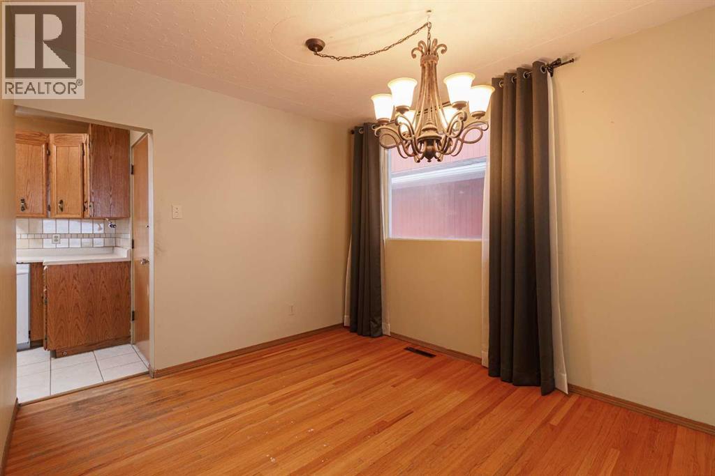 6123 Lacombe Way Sw, Calgary, Alberta  t3e 5t4 - Photo 7 - A2273752