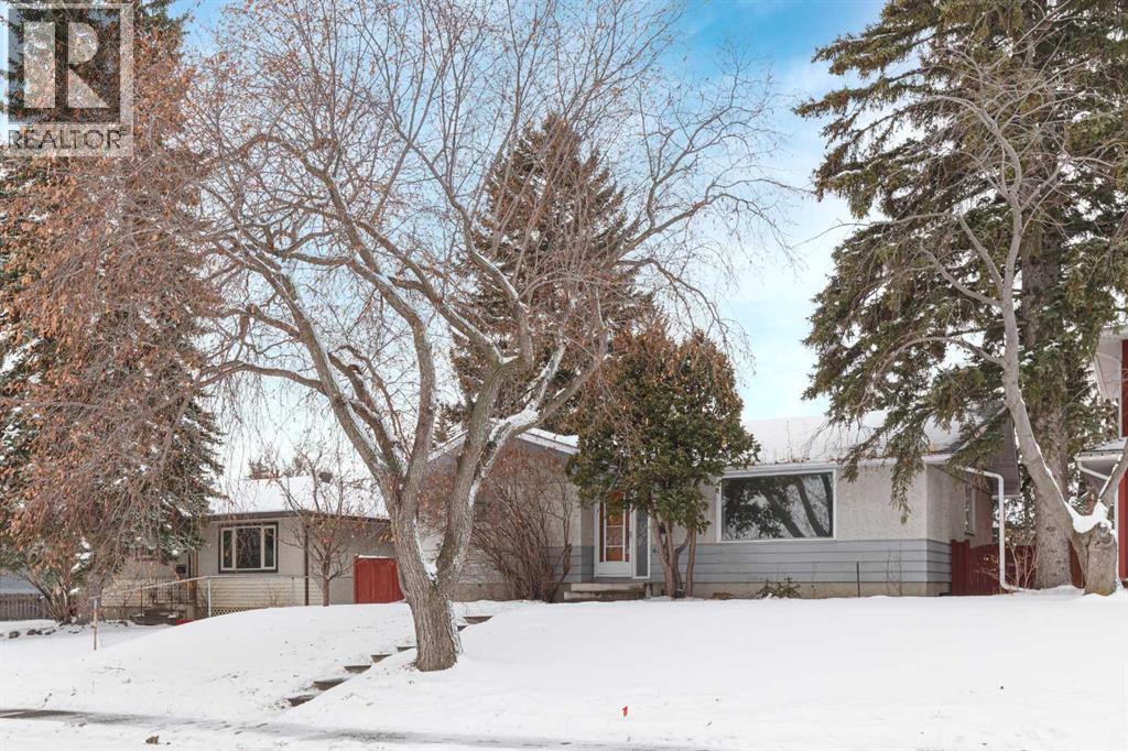 6123 Lacombe Way Sw, Calgary, Alberta  t3e 5t4 - Photo 2 - A2273752