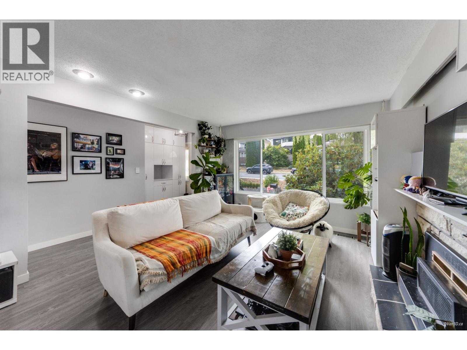 10 N STRATFORD AVENUE, Burnaby, British Columbia