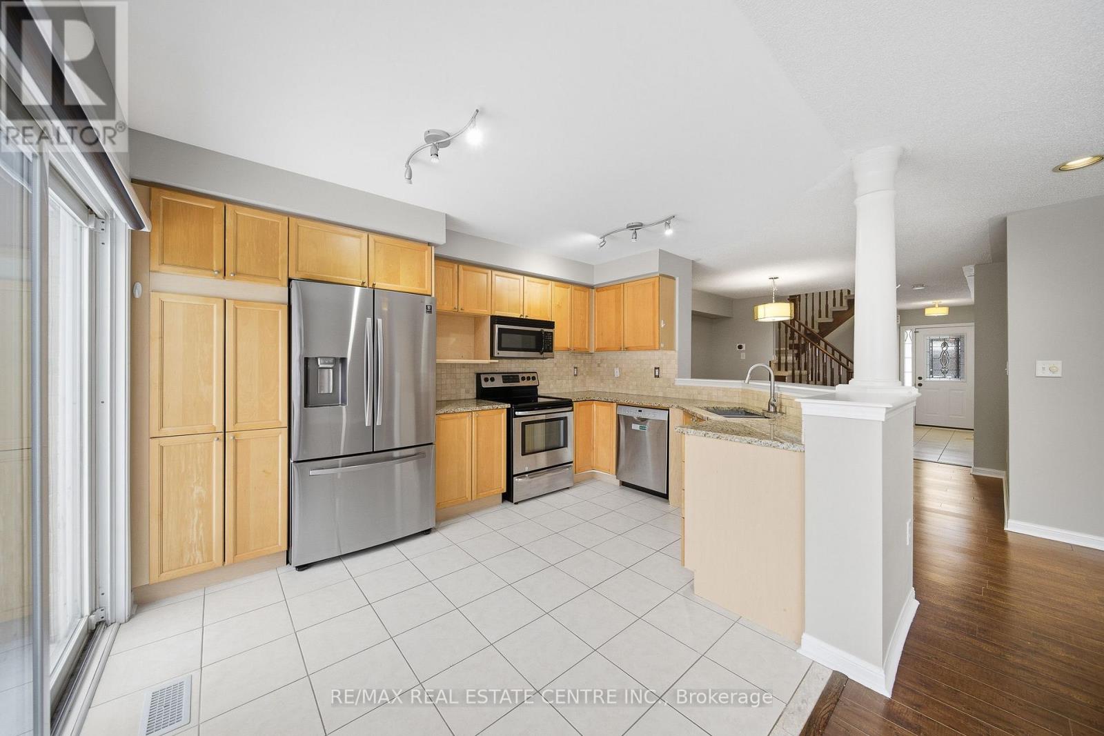 2466 Appalachain Drive, Oakville (Wm Westmount), Ontario  L6M 4S6 - Photo 18 - W12628324