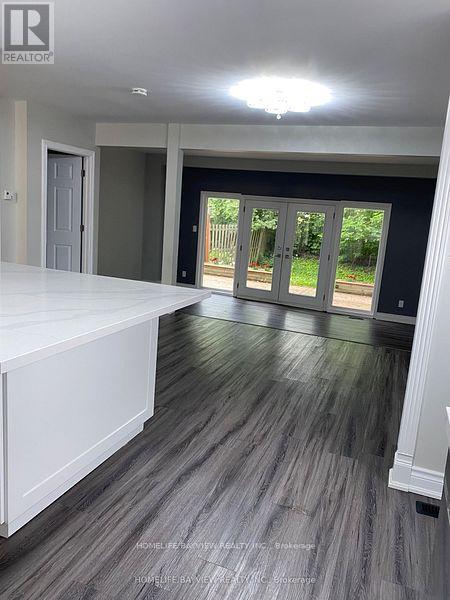 728 Beman Drive N, Newmarket, Ontario  L3Y 4Z2 - Photo 3 - N12631988