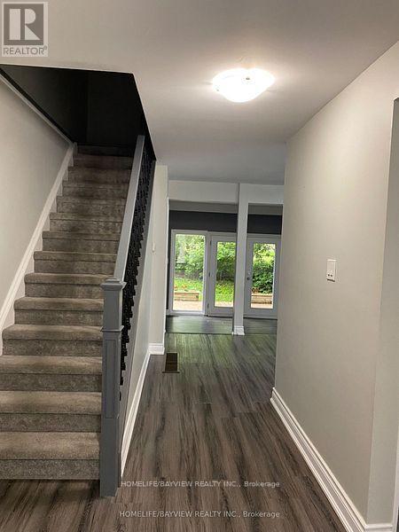 728 Beman Drive N, Newmarket, Ontario  L3Y 4Z2 - Photo 4 - N12631988