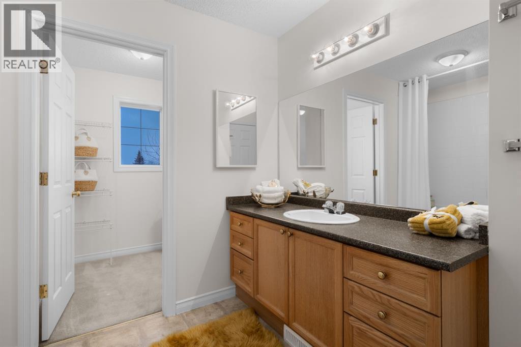 89 Crystalridge Close, Okotoks, Alberta  T1S 1W5 - Photo 19 - A2271460