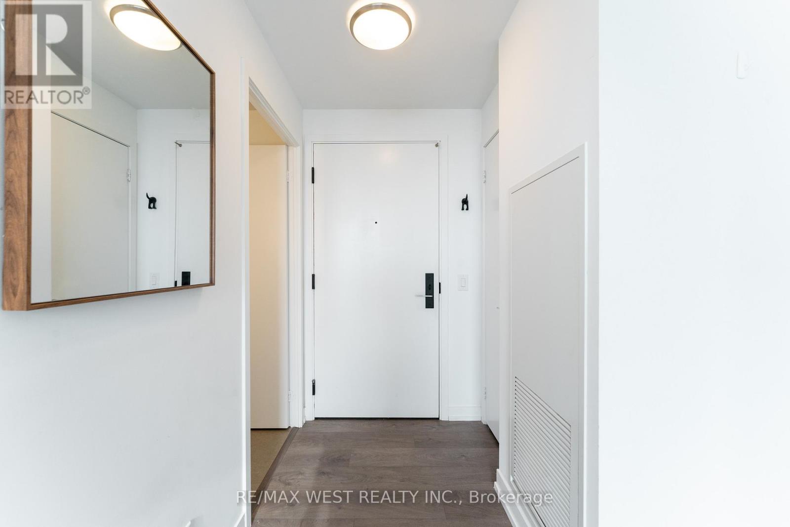 1207 - 270 Dufferin Street W, Toronto, Ontario  M6K 0H8 - Photo 10 - W12631972