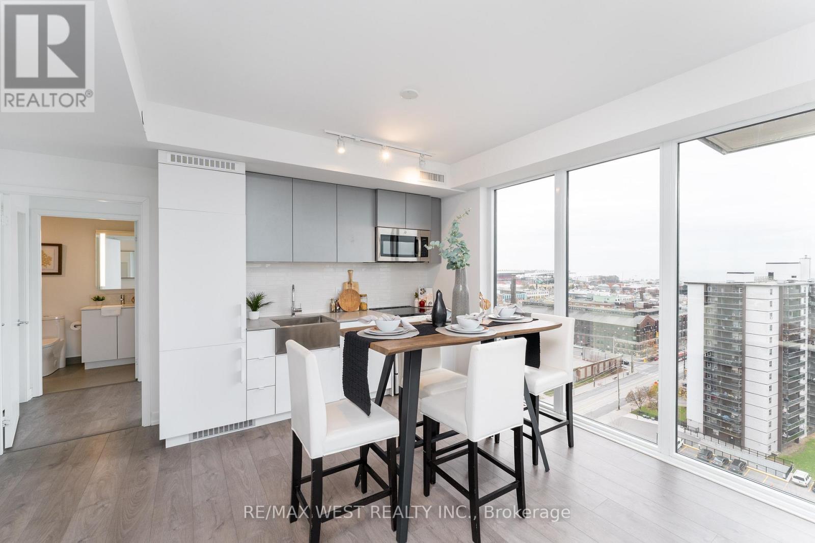 1207 - 270 Dufferin Street W, Toronto, Ontario  M6K 0H8 - Photo 14 - W12631972