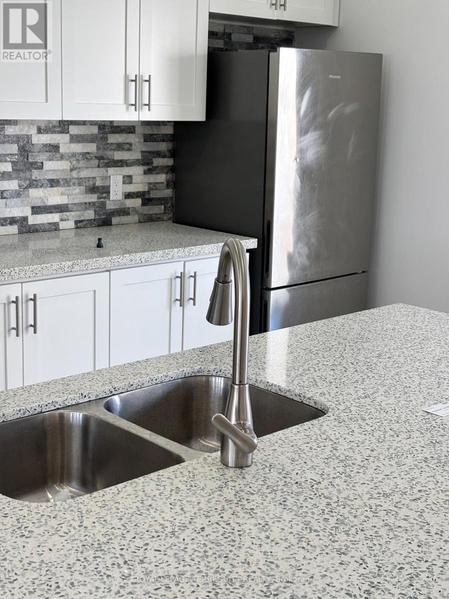 308 Nassau Street, Oshawa, Ontario  L1J 4A8 - Photo 6 - E12628880