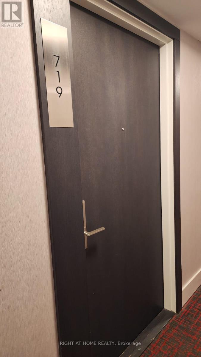 719 - 38 MONTE KWINTER COURT, Toronto, Ontario