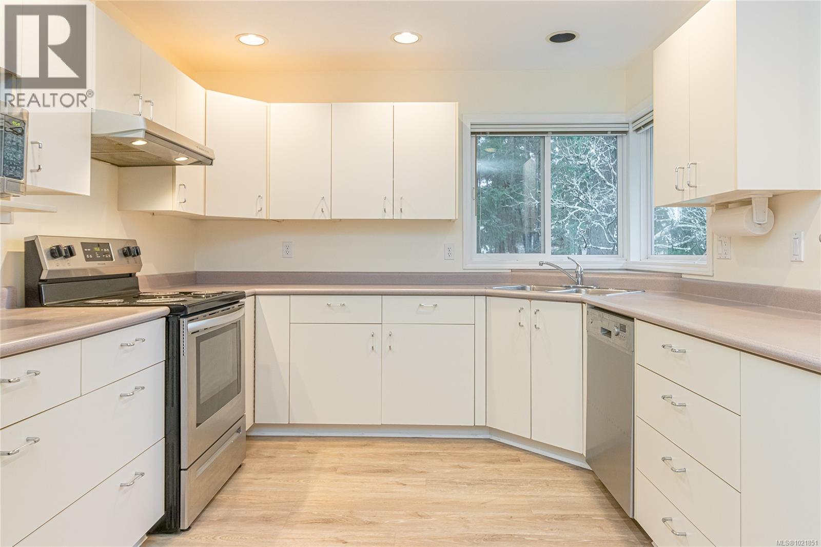 624 Wembley Rd, Parksville, British Columbia  V9P 2B4 - Photo 2 - 1021851