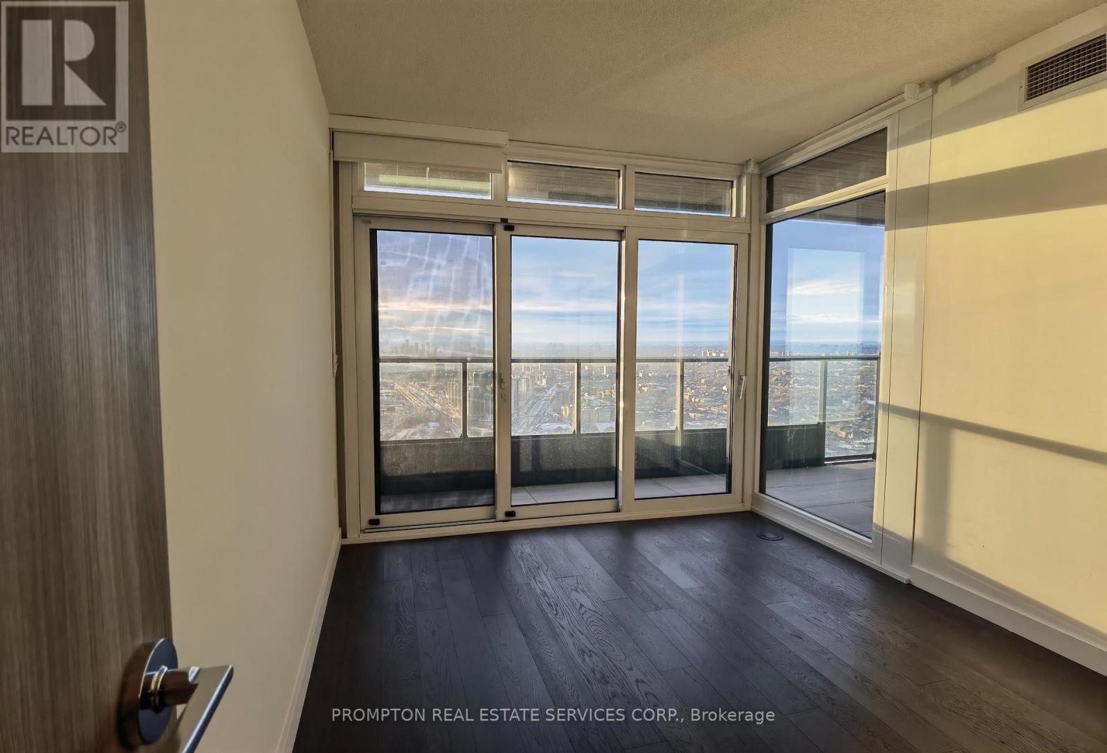 7709 - 3 Concord Cityplace Way, Toronto, Ontario  M5V 0X4 - Photo 7 - C12618384