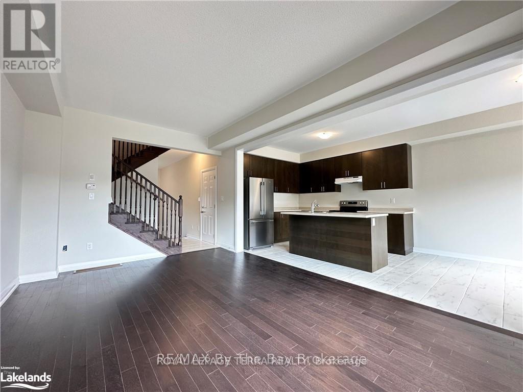 58 Nicort Road, Wasaga Beach, Ontario  L9Z 0N4 - Photo 4 - S12632030