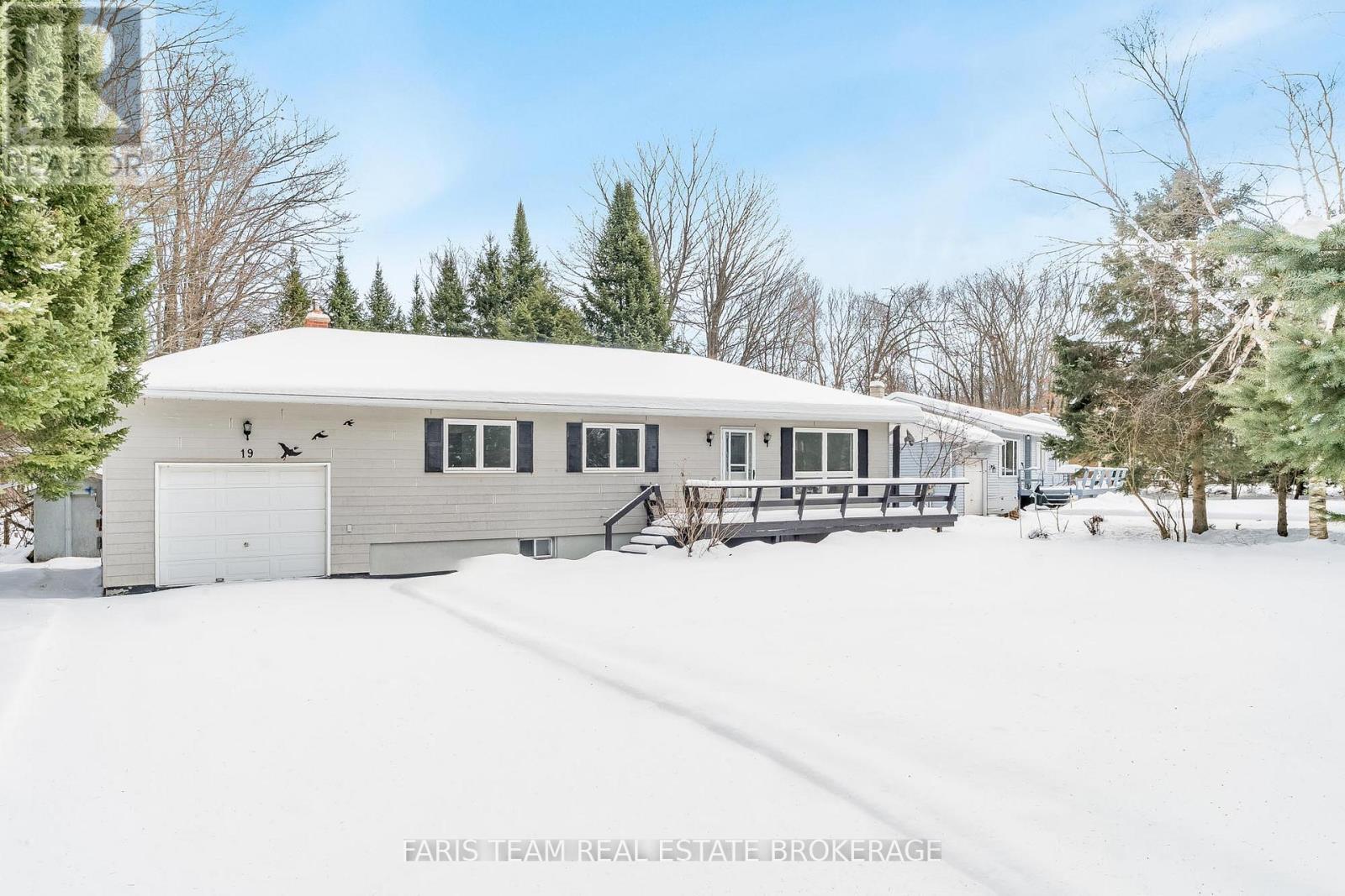 19 WAKUNDA CRESCENT, Tiny, Ontario