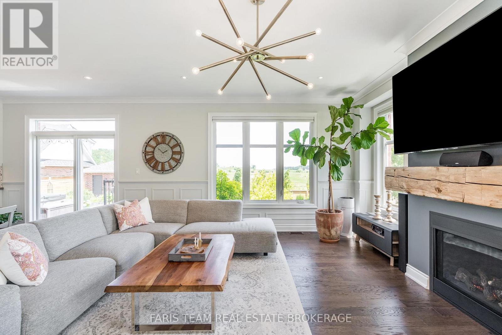 38 Nelson Street, Clearview, Ontario  L0M 1G0 - Photo 18 - S12562388