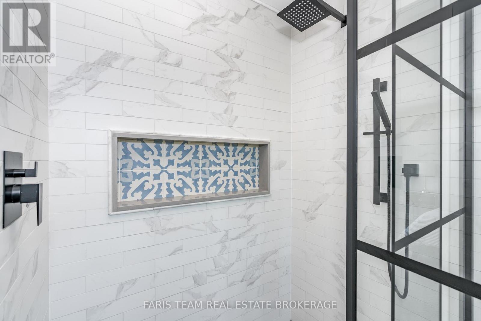 38 Nelson Street, Clearview, Ontario  L0M 1G0 - Photo 25 - S12562388