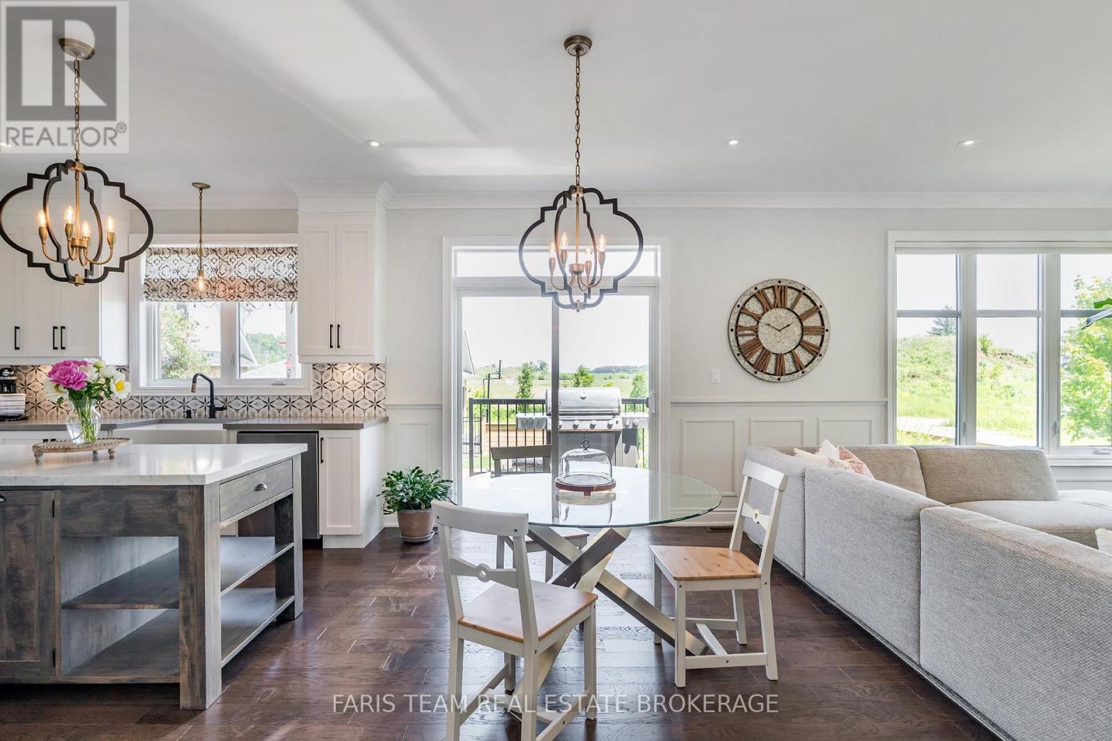 38 Nelson Street, Clearview, Ontario  L0M 1G0 - Photo 14 - S12562388