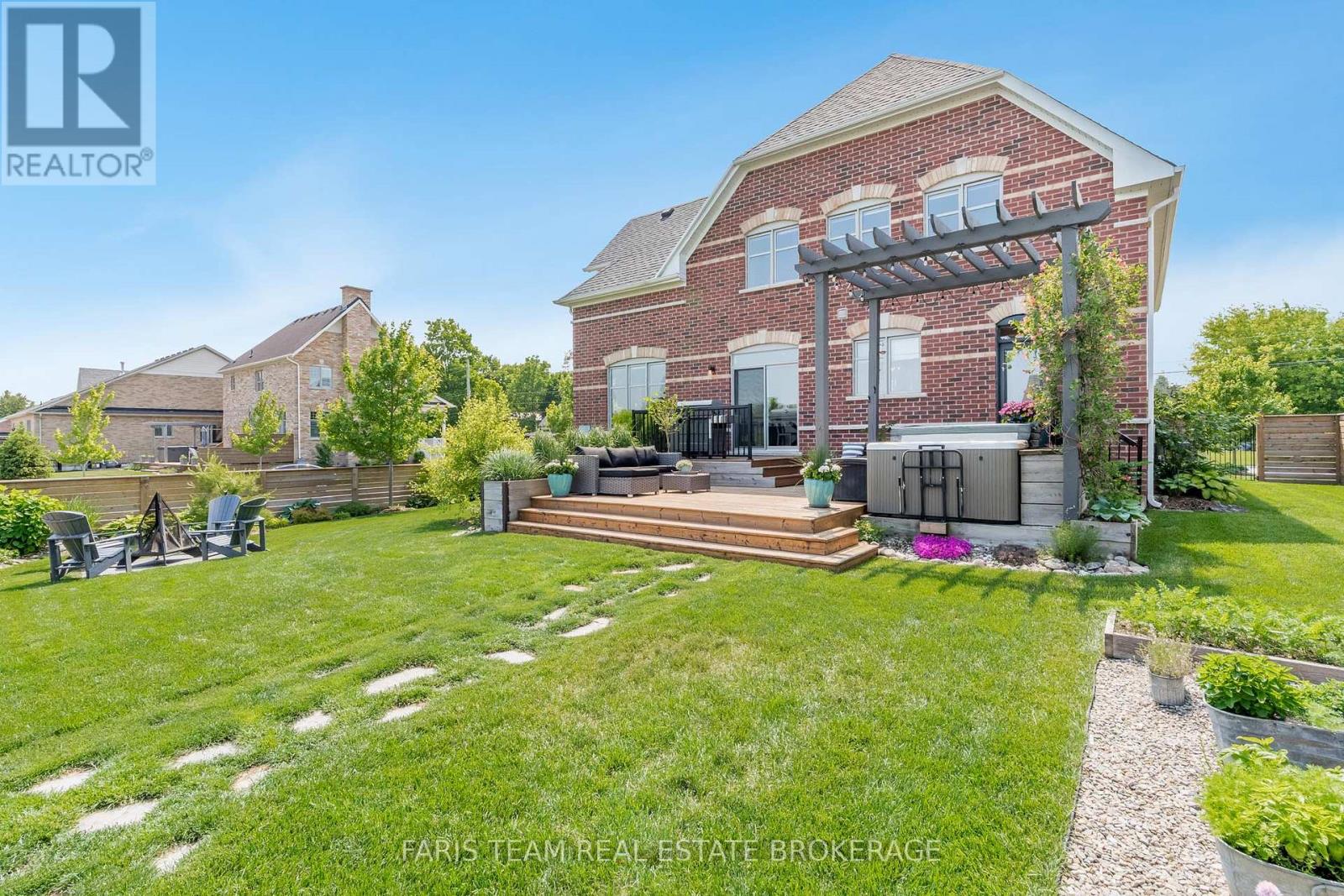 38 Nelson Street, Clearview, Ontario  L0M 1G0 - Photo 37 - S12562388