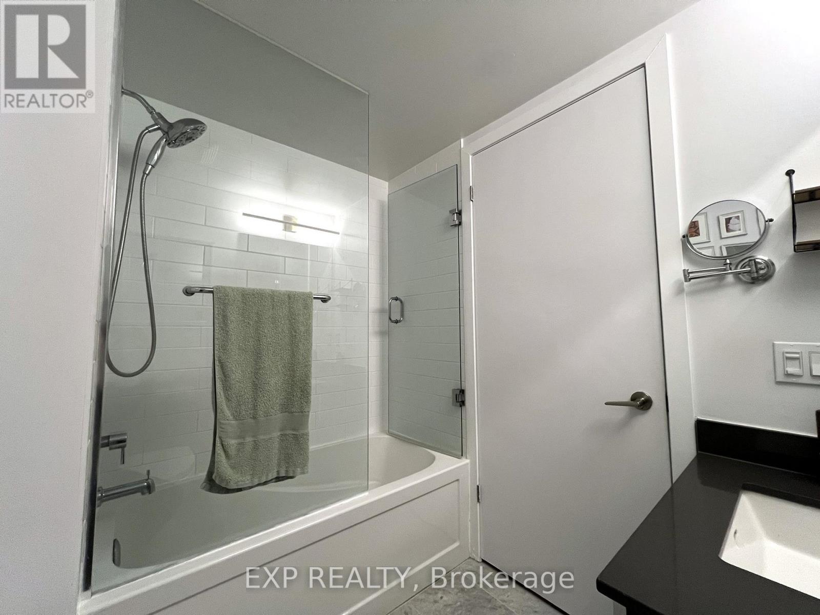 3007 - 2212 Lake Shore Boulevard W, Toronto, Ontario M8V 0C2 - Photo 7 - W12632036