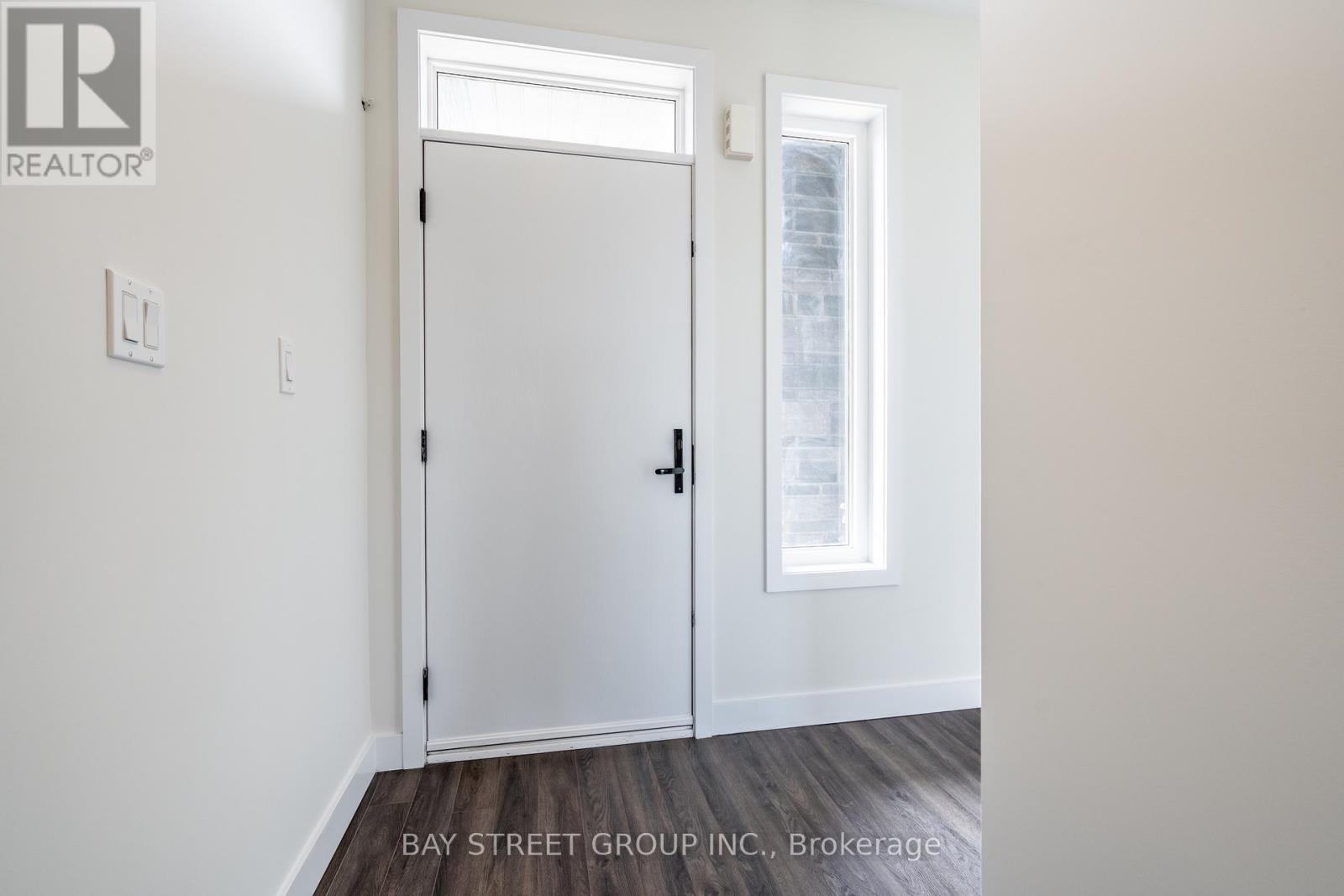 6 Bedrock Drive, Hamilton (Stoney Creek), Ontario  L8J 0K6 - Photo 4 - X12631996