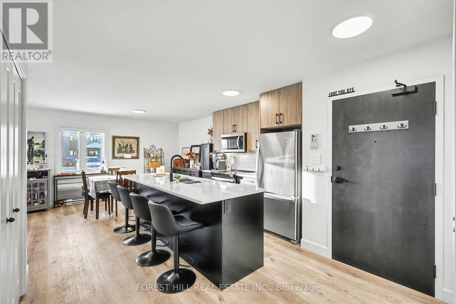 112 - 20 Hillside Meadow Drive, Quinte West, Ontario K8V 0J7 - Photo 4 - X12632006