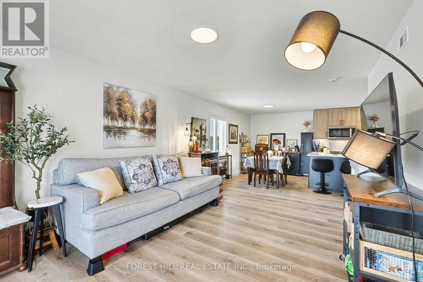 112 - 20 Hillside Meadow Drive, Quinte West, Ontario K8V 0J7 - Photo 6 - X12632006