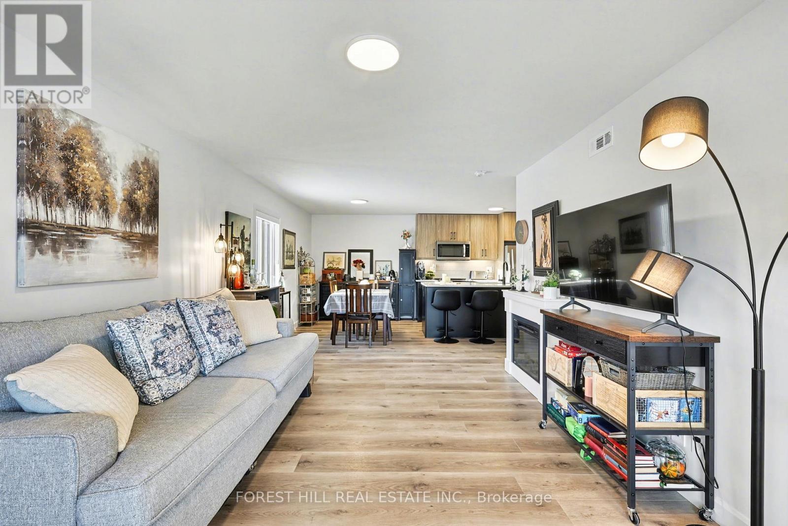 112 - 20 Hillside Meadow Drive, Quinte West, Ontario K8V 0J7 - Photo 7 - X12632006