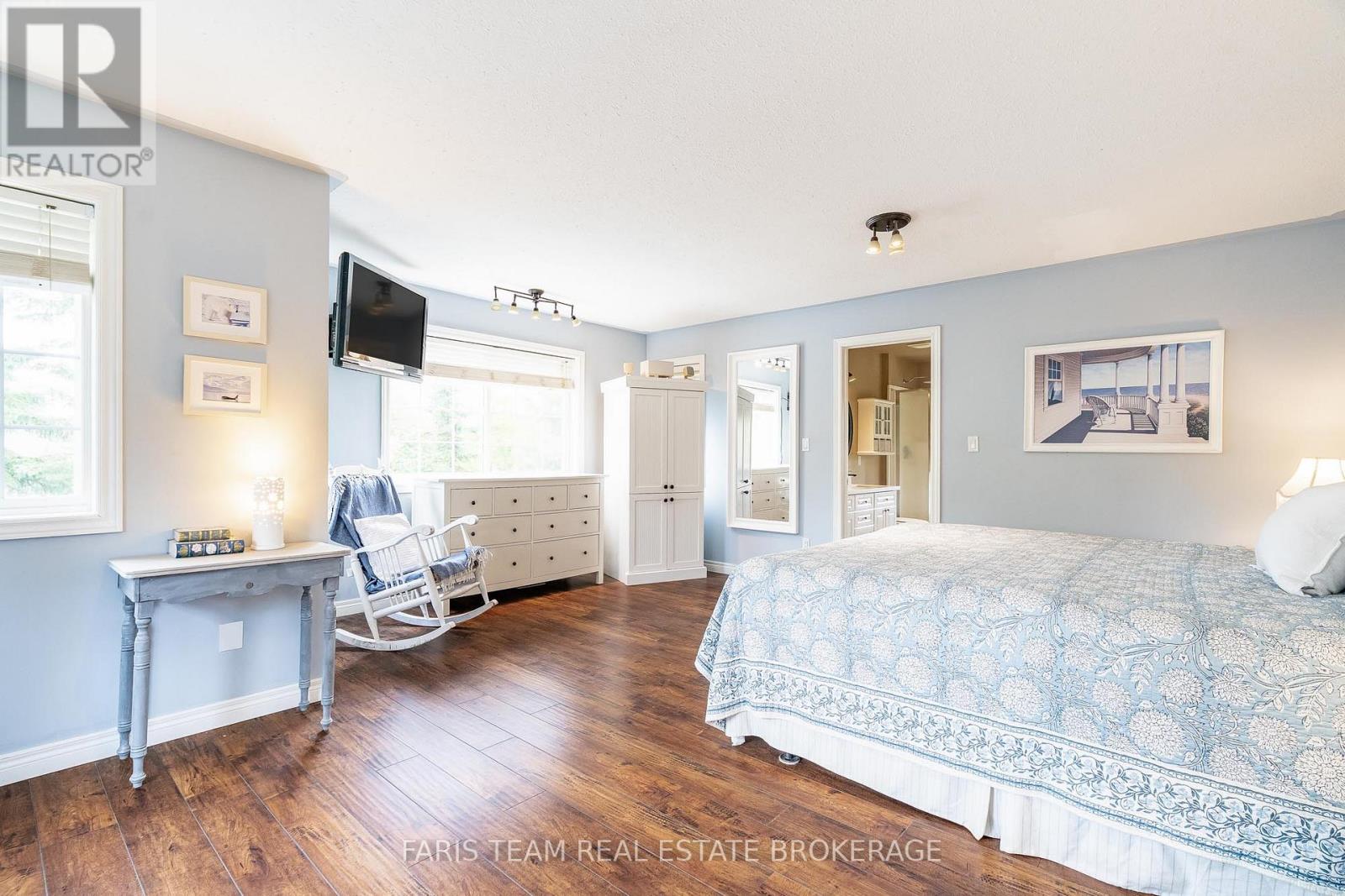 2 Evergreen Lane, Essa, Ontario  L0L 2N0 - Photo 19 - N12434973