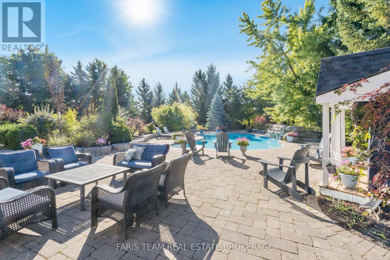 2 Evergreen Lane, Essa, Ontario  L0L 2N0 - Photo 40 - N12434973