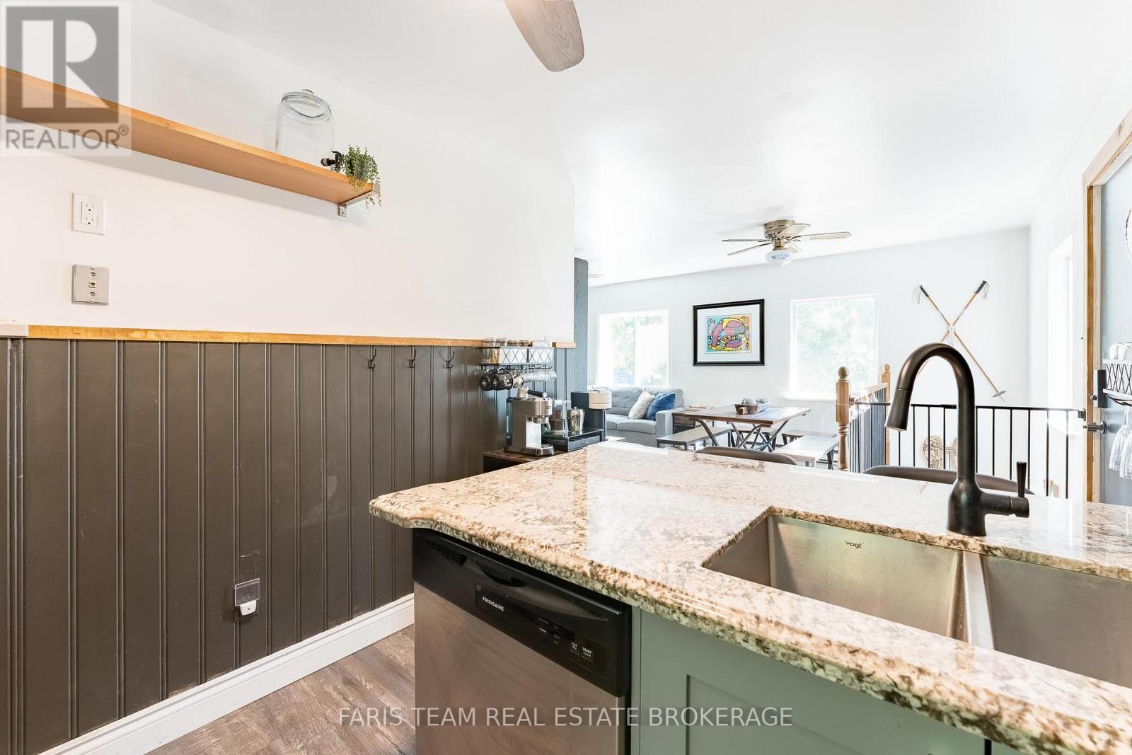 43 Manitou Crescent, Tiny, Ontario  L9M 0C6 - Photo 11 - S12554234