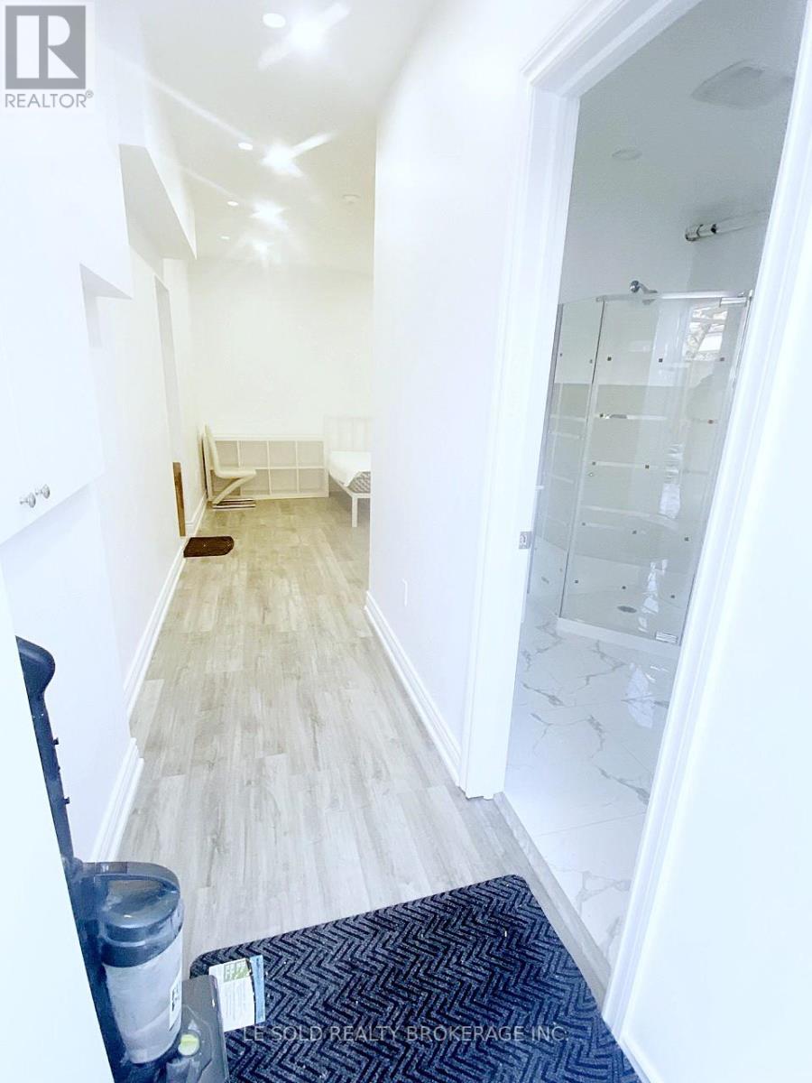 Room L101 - 81 Hallam Street, Toronto, Ontario  M6H 1W7 - Photo 4 - W12631826