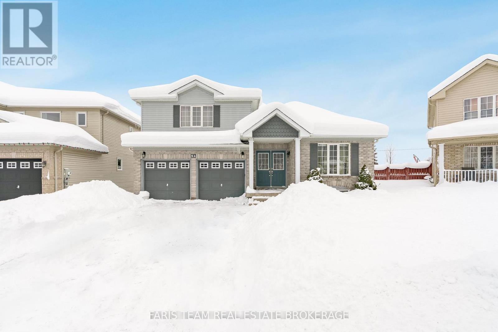 54 STONEMOUNT CRESCENT, Essa, Ontario