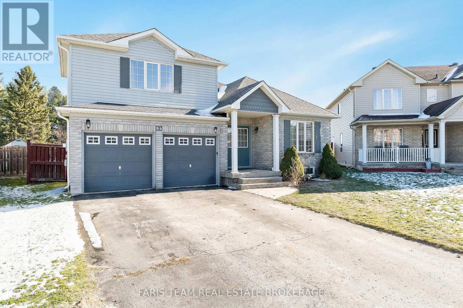 54 Stonemount Crescent, Essa (Angus), Ontario  L3W 0C5 - Photo 4 - N12547934
