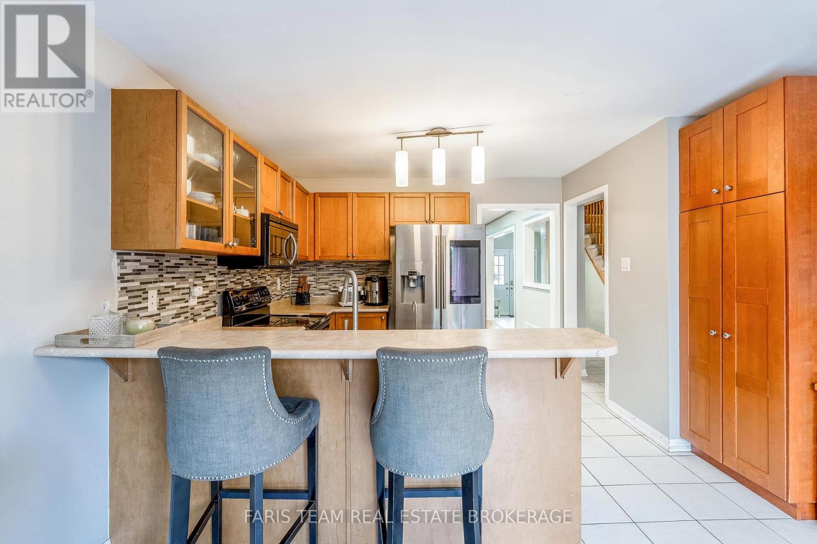 54 Stonemount Crescent, Essa (Angus), Ontario  L3W 0C5 - Photo 6 - N12547934