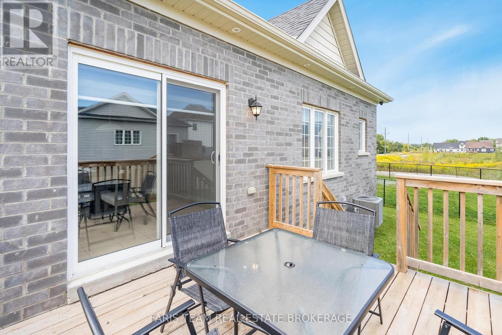 227 Mowat Street N, Clearview, Ontario  L0M 1S0 - Photo 30 - S12451248