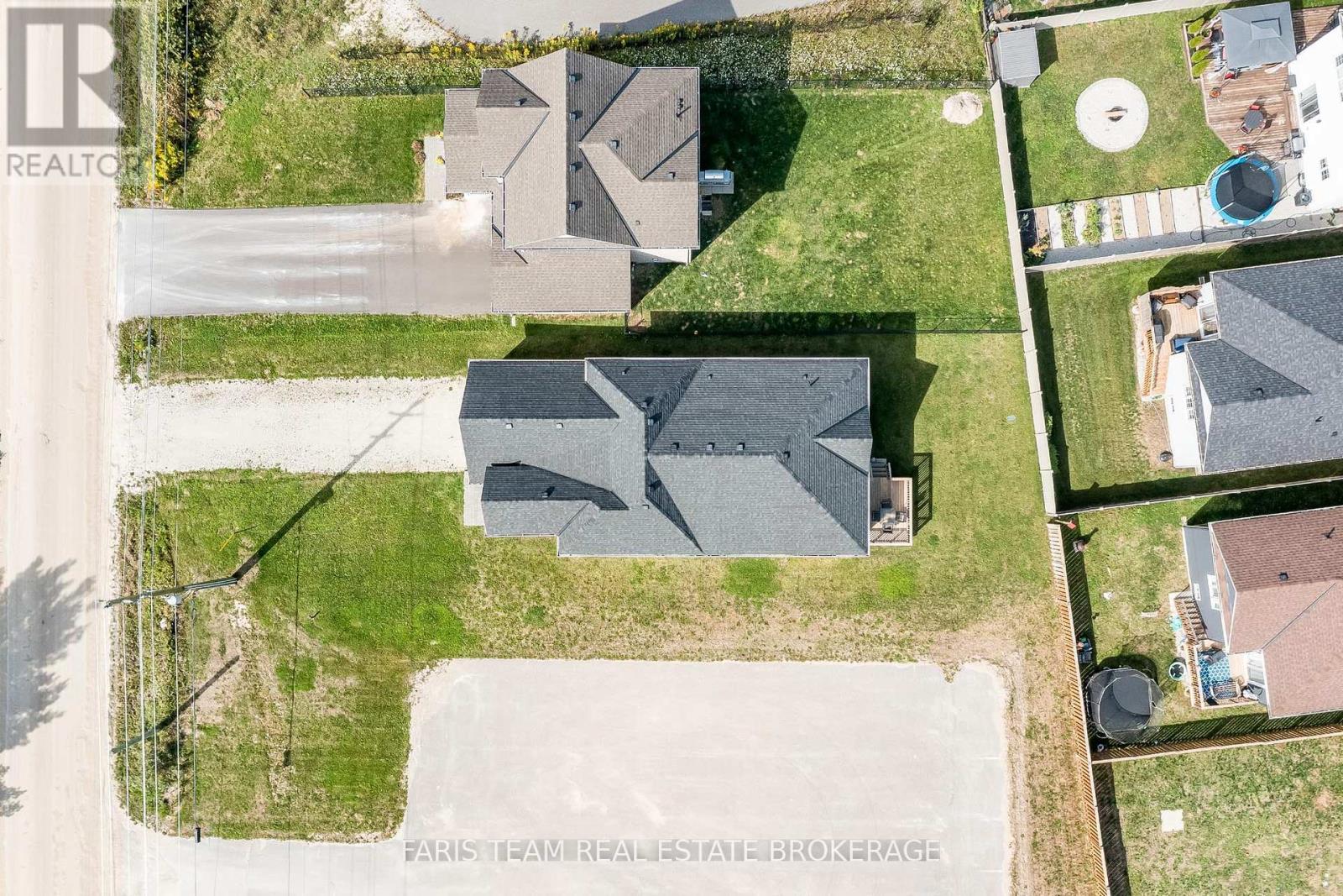 227 Mowat Street N, Clearview, Ontario  L0M 1S0 - Photo 36 - S12451248