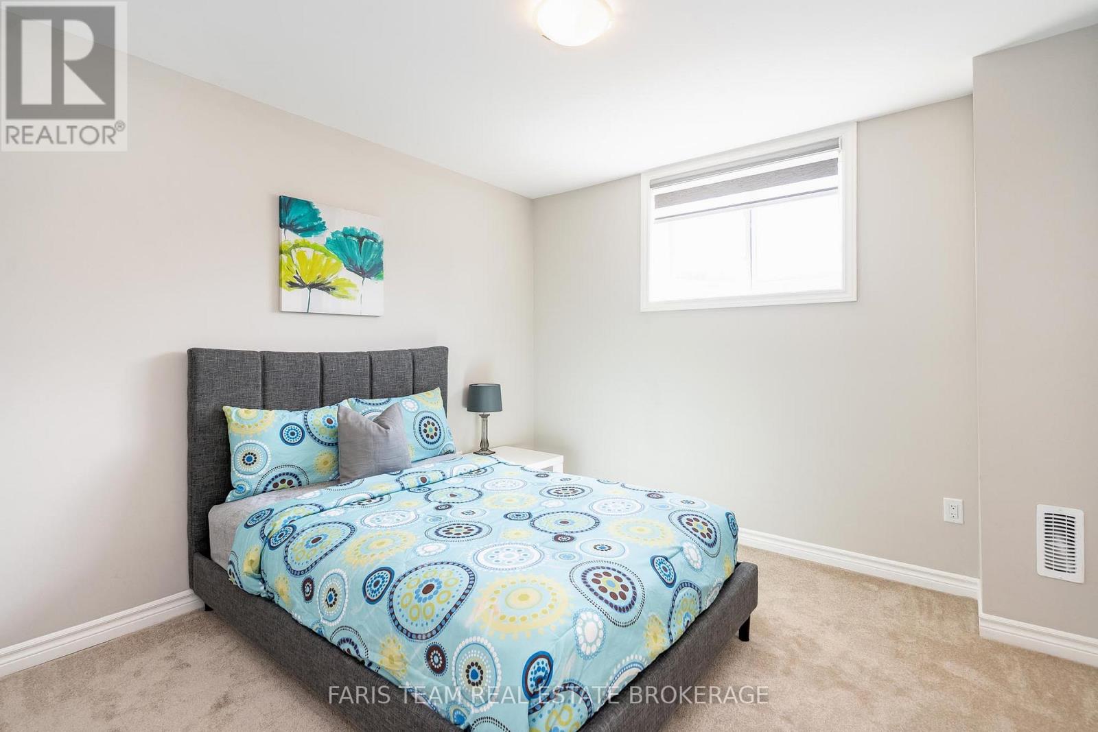 227 Mowat Street N, Clearview, Ontario  L0M 1S0 - Photo 25 - S12451248