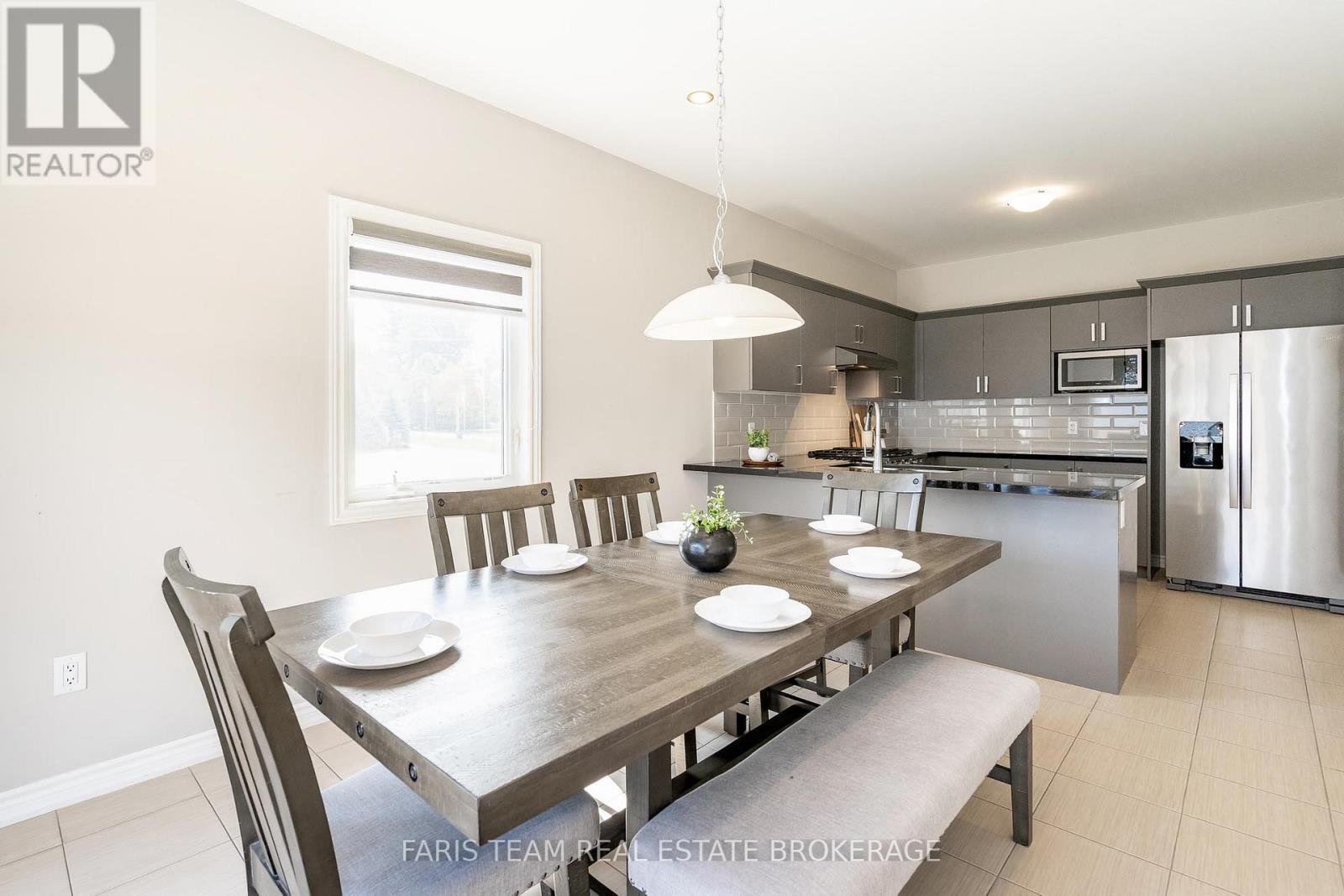 227 Mowat Street N, Clearview, Ontario  L0M 1S0 - Photo 11 - S12451248