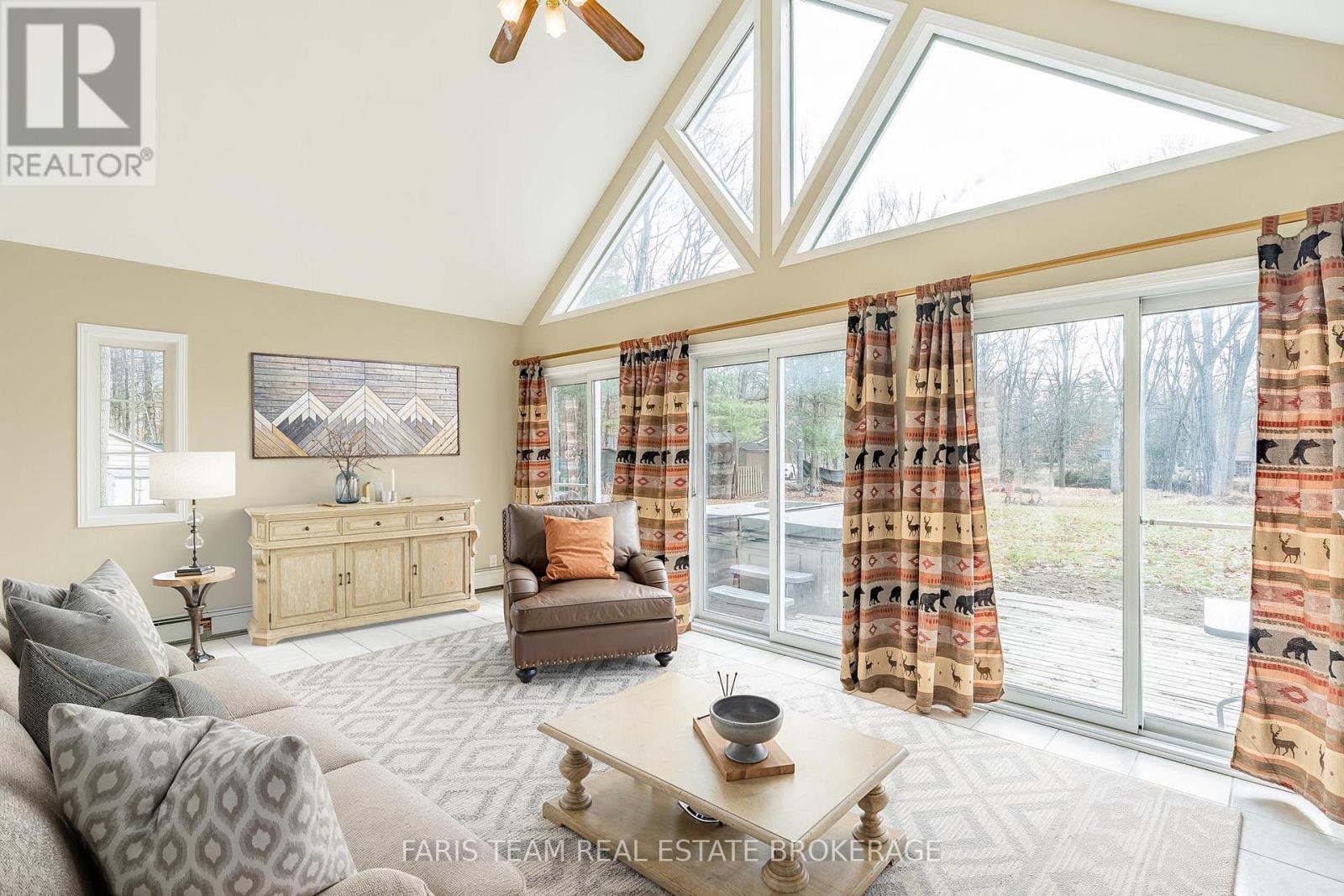 7516 Island Crescent, Ramara, Ontario  L0K 2B0 - Photo 13 - S12574144