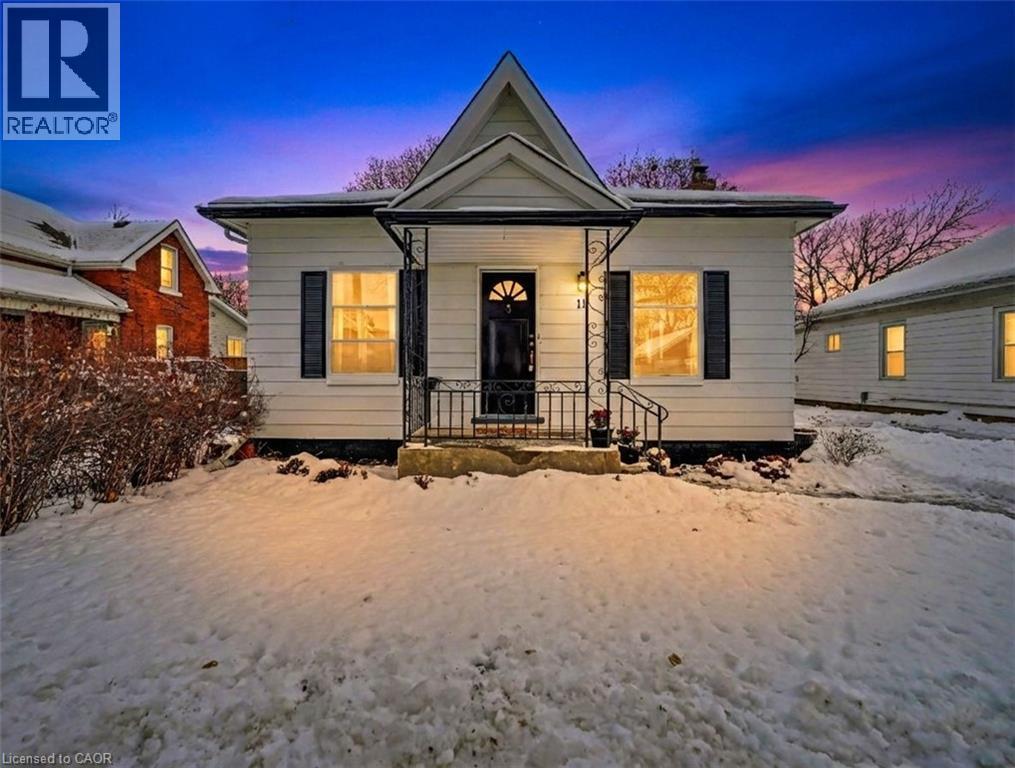 11 WELLS Avenue, Brantford, Ontario