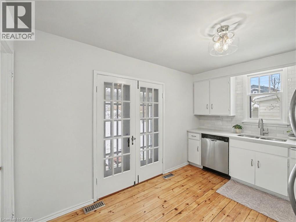 11 Wells Avenue, Brantford, Ontario  N3R 4J3 - Photo 24 - 40793809